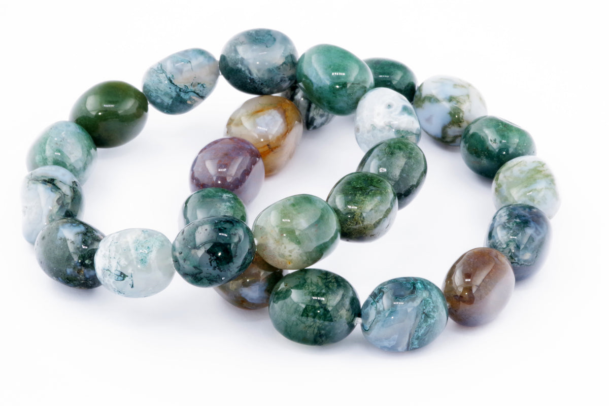 Moss agate bracelet – Gem featuring polished natural crystals in shades of green, white, and brown, ideal for crystal lovers seeking healing and grounding energy.