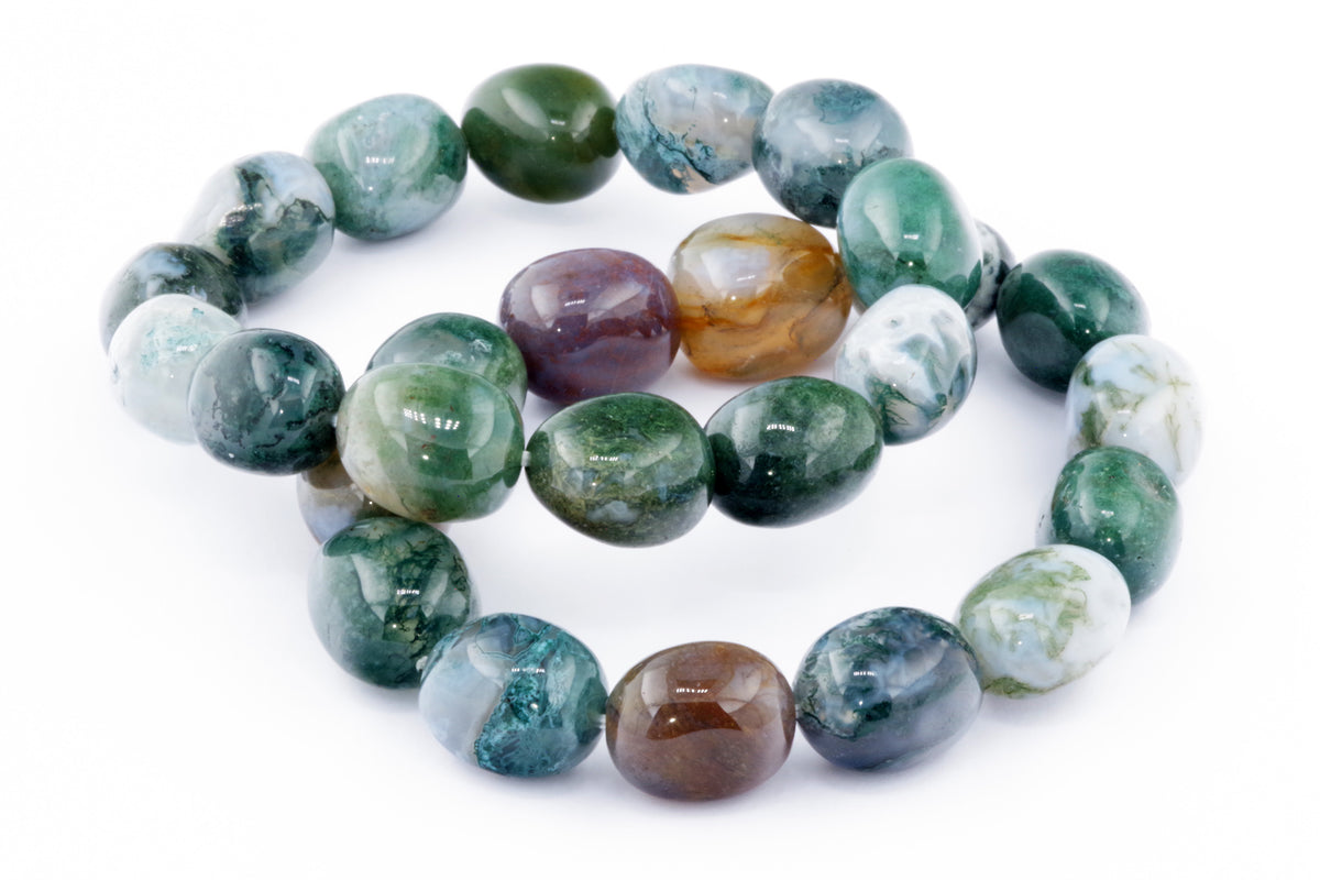 Moss agate bracelet – Gem featuring polished natural crystal beads in shades of green, white, and earthy tones arranged in a smooth, rounded design.