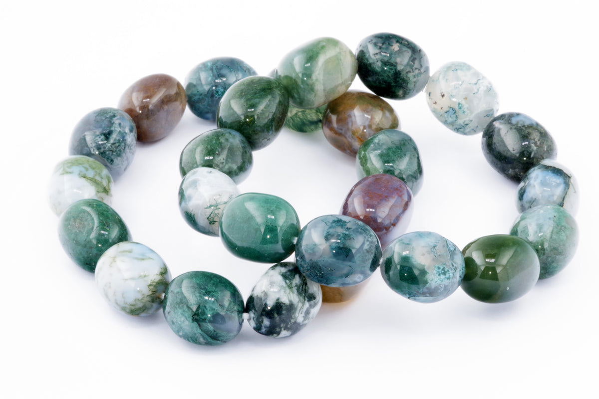 Moss agate bracelet – Gem featuring polished natural crystals in shades of green, white, and earthy tones, ideal for crystal jewellery and healing crystal collections.