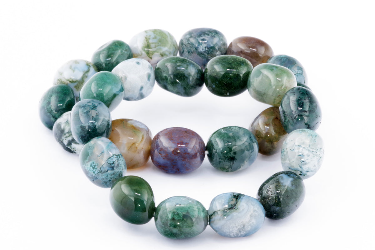 Moss agate bracelet – Gem featuring polished natural crystal beads in shades of green, white, and brown, designed for healing crystals and gemstone jewellery enthusiasts.