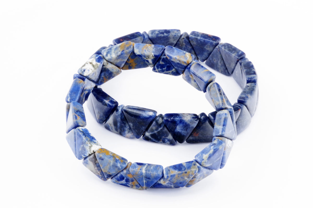 Sodalite bracelet – Triangle featuring polished natural sodalite gemstones shaped into geometric triangles, highlighting deep blue and white mineral patterns perfect for crystal jewellery enthusiasts.
