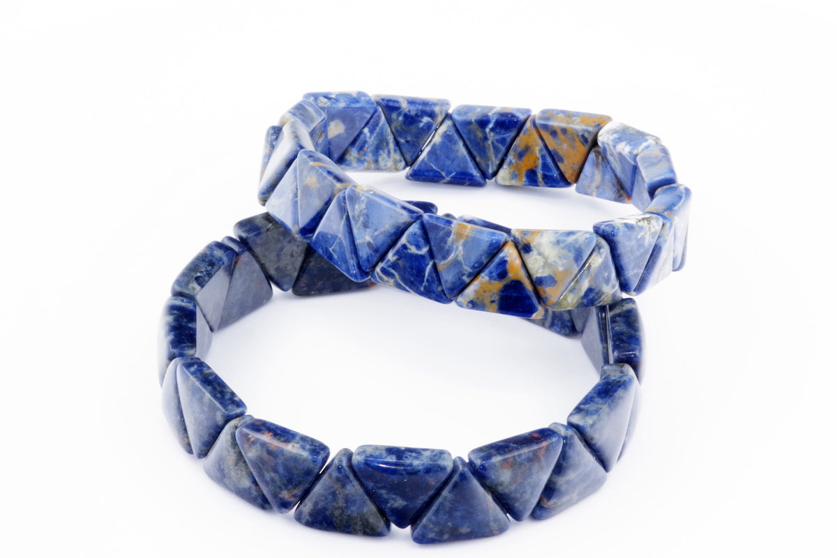 Sodalite bracelet – Triangle featuring polished natural sodalite gemstones shaped into triangular beads, showcasing deep blue and white mineral patterns perfect for crystal jewellery lovers.