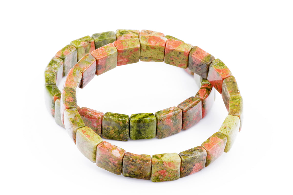 Unakite bracelet – Square featuring polished natural crystal gemstones in green and pink hues, offering a unique healing crystal jewellery piece for meditation and energy balance.