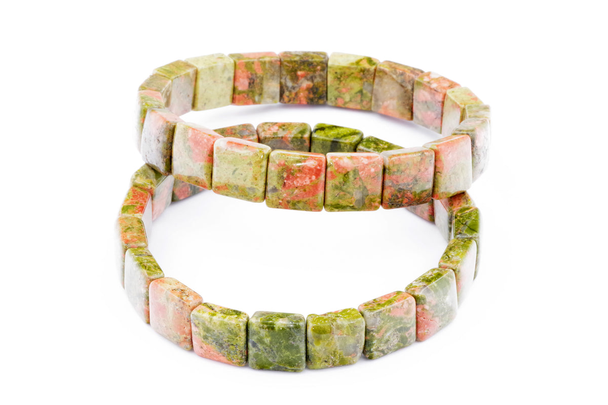 Unakite bracelet – Square featuring polished natural crystal gemstones in shades of green and pink, designed as a stylish and healing crystal jewellery accessory.