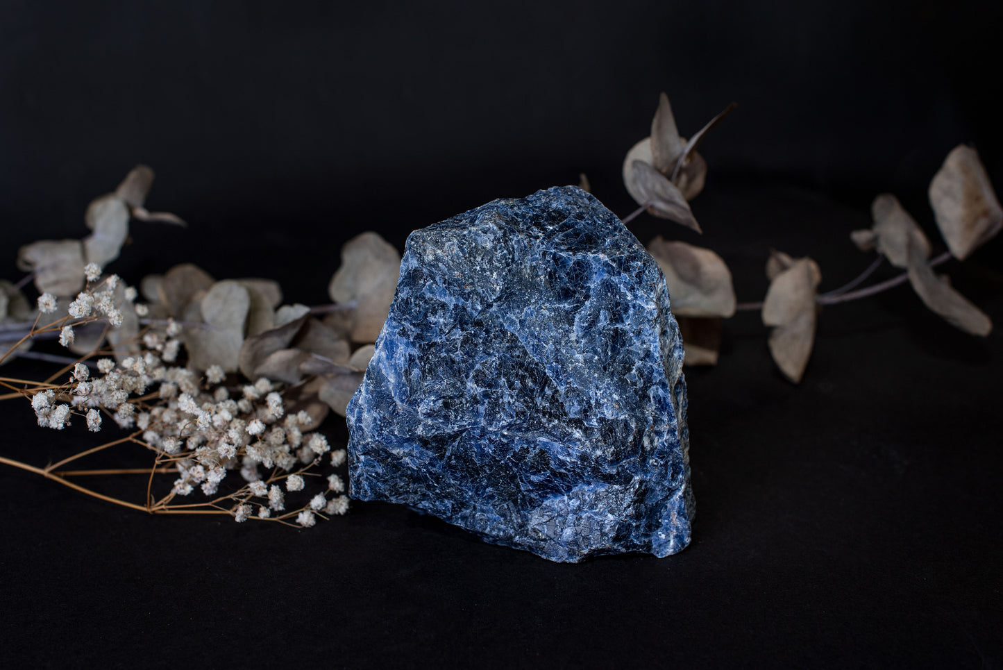 Sodalite – 0.6 - 1.2 kg - www.Crystals.eu