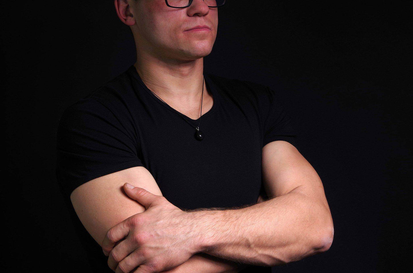 Black onyx pendant – Pebble