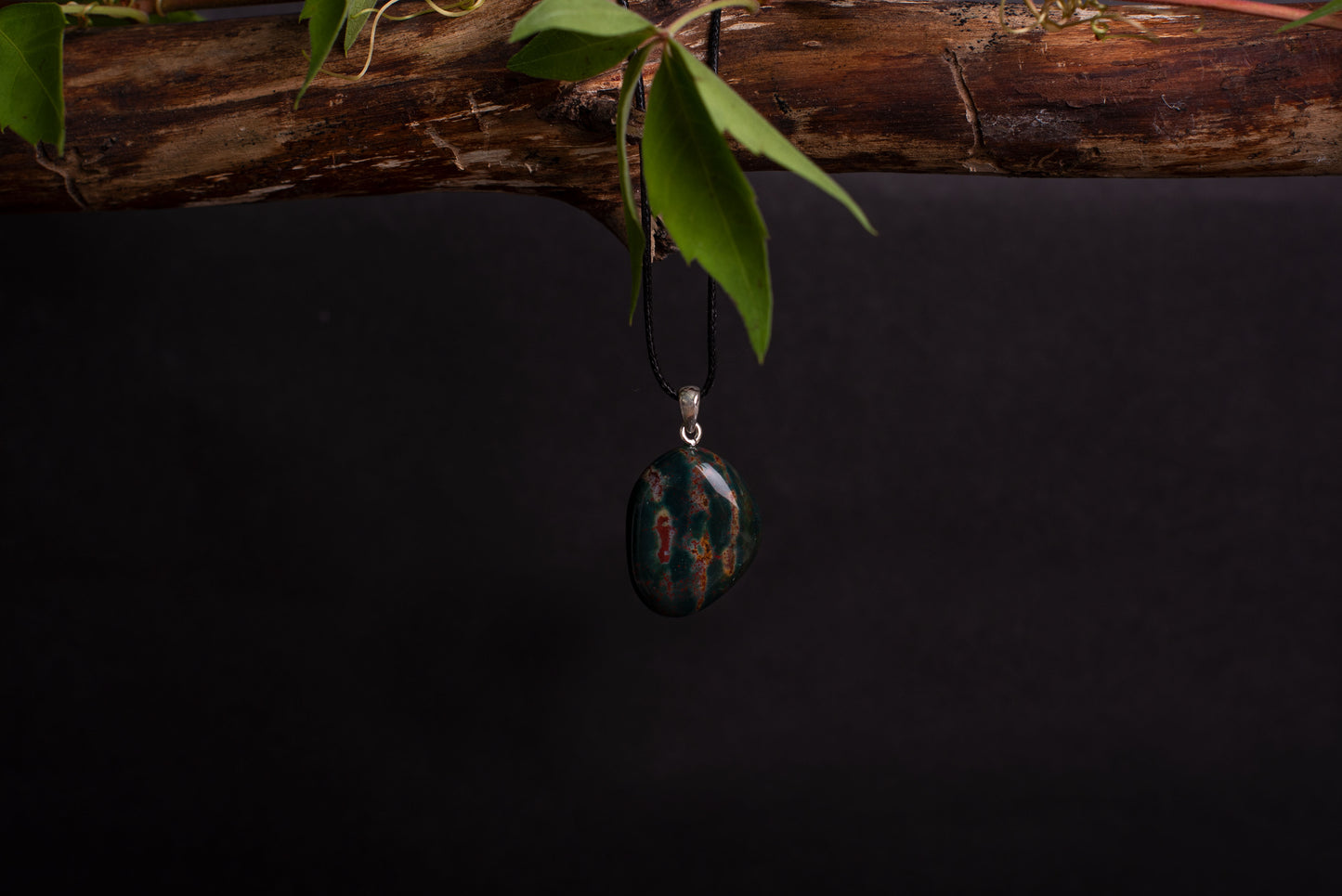 Bloodstone – 925 silver - www.Crystals.eu
