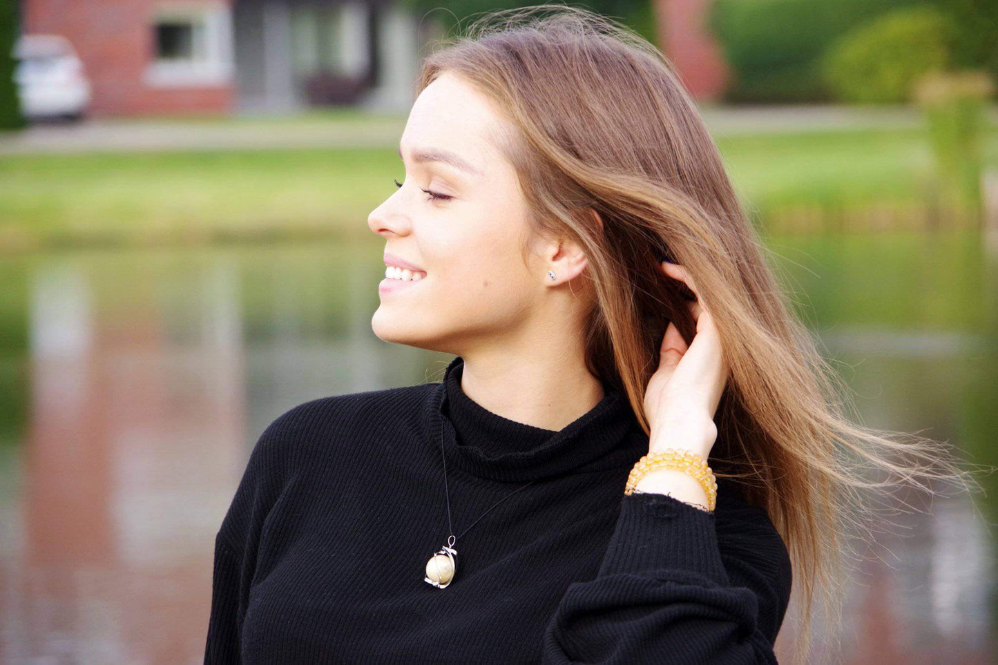 Crazy lace agate pendant sphere – 20mm