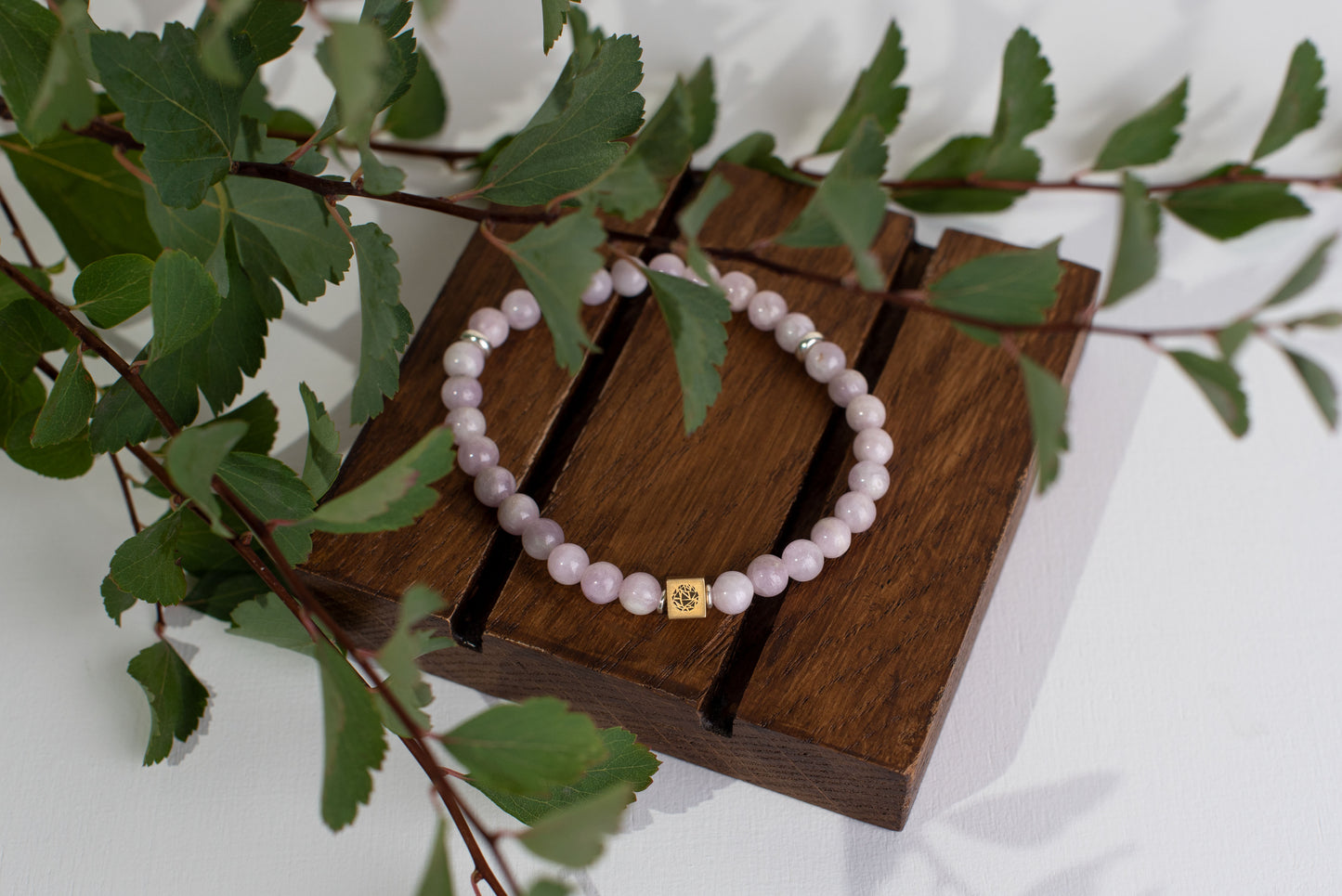 Kunzite bracelet – 925 silver - 6mm - www.Crystals.eu