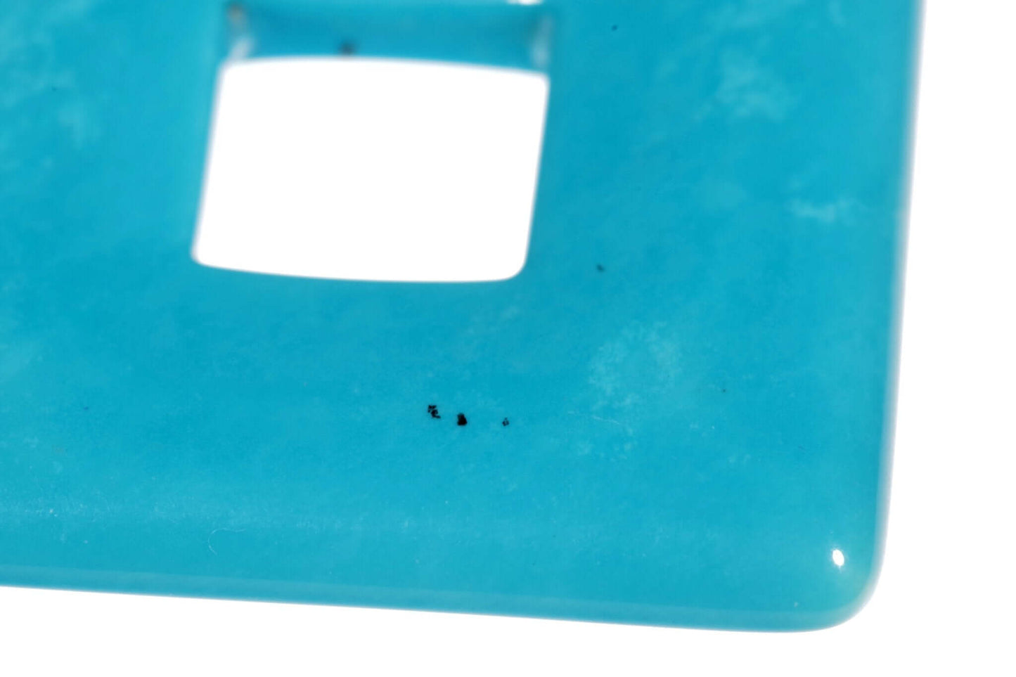 Dyed Howlite pendant – Square Donut 28mm