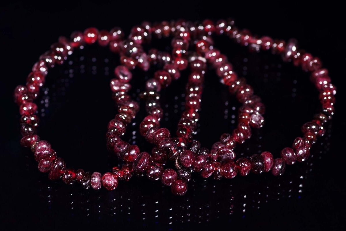 Garnet bracelet – Button