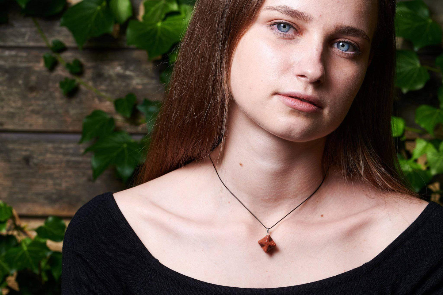 Goldstone pendant – Merkabah