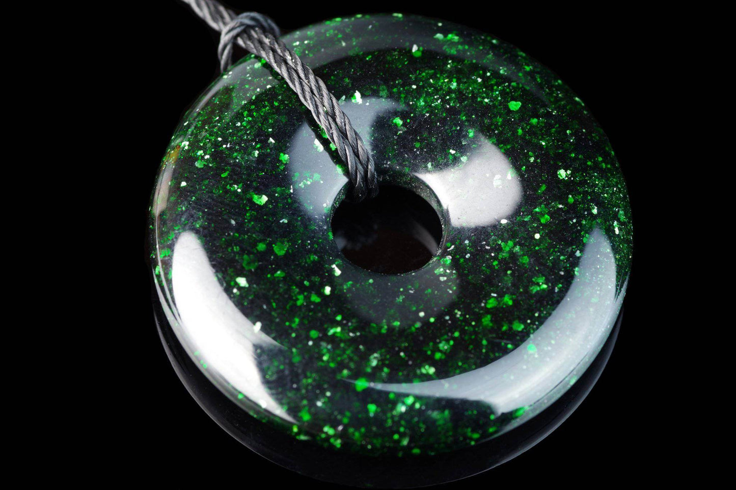 Green Goldstone pendant – Donut 30mm