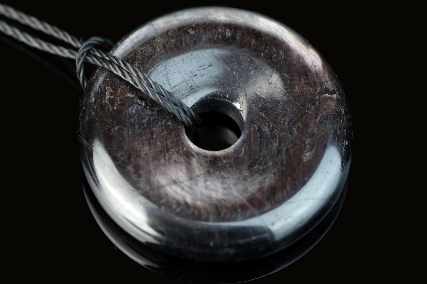 Hypersthene pendant – Donut 30mm