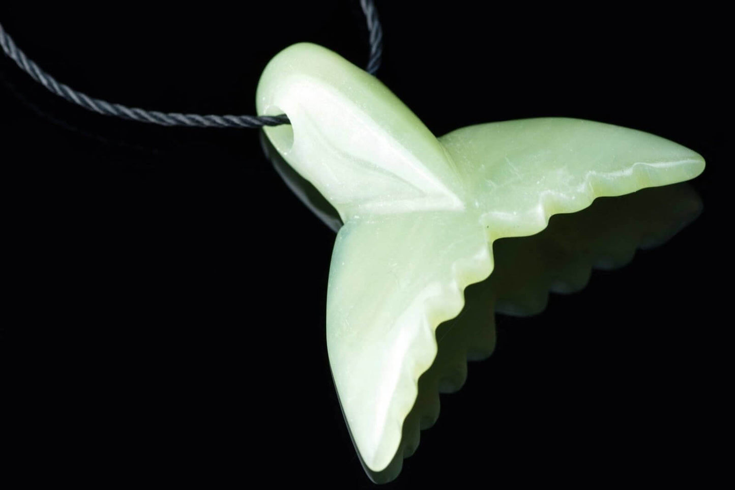 Jade pendant – Dolphin tail