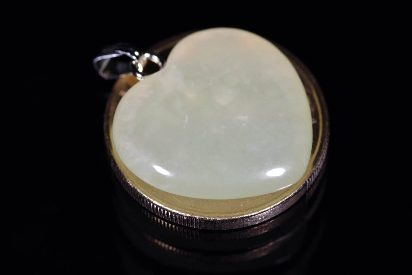Jade pendant – Heart