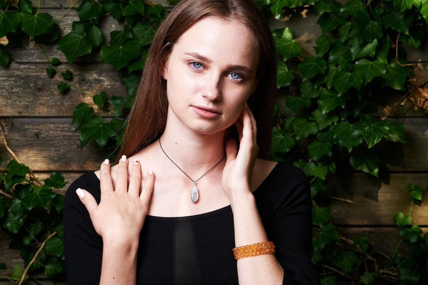 Moonstone pendent – Pebble