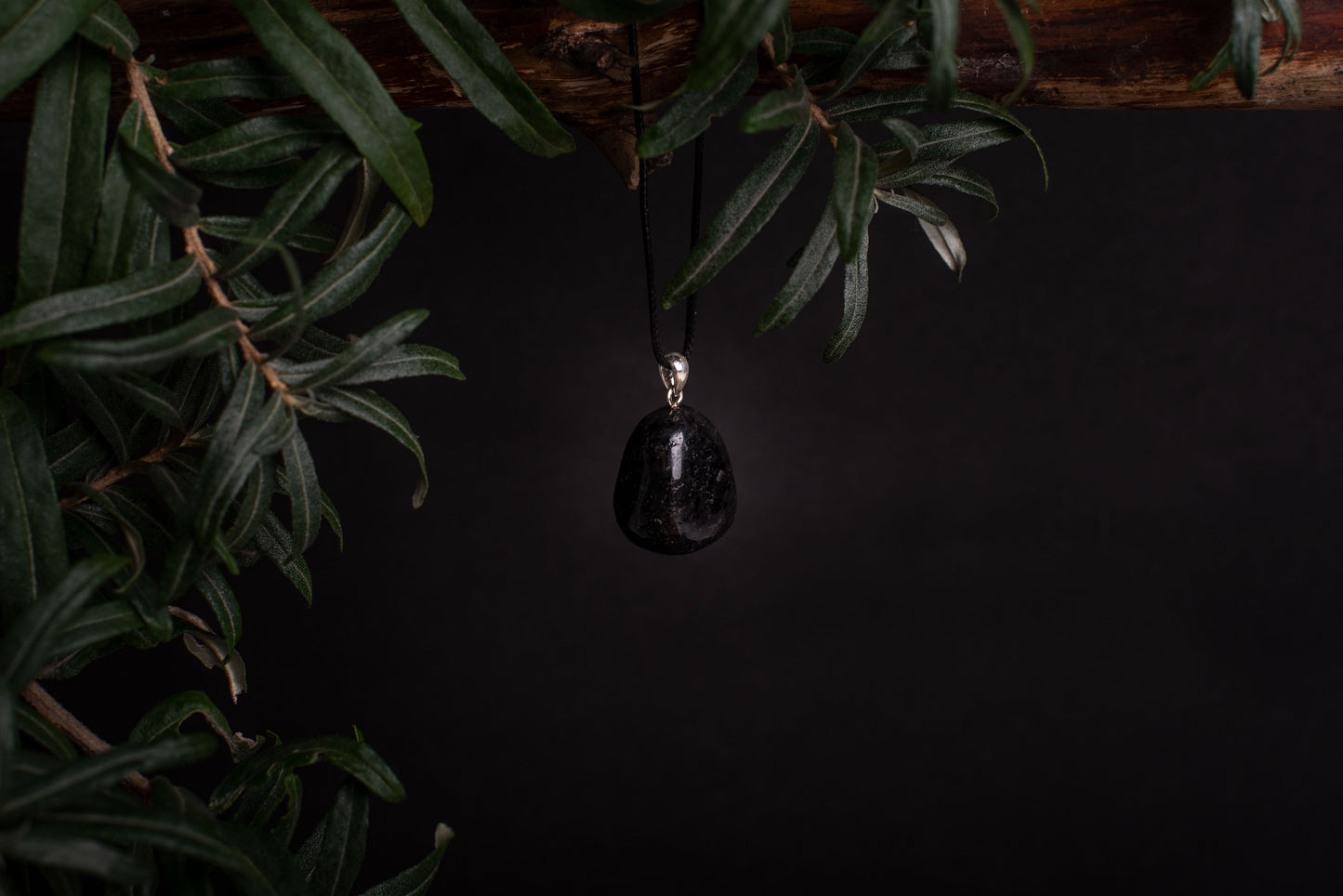 Nuummnite – 925 silver - www.Crystals.eu