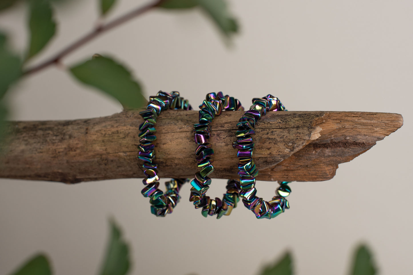Rainbow hematite bracelet – Chips - www.Crystals.eu