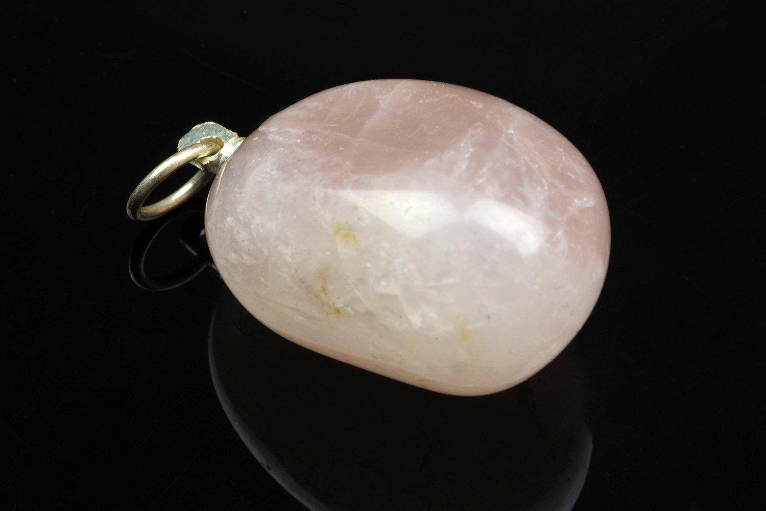 Rose quartz pendant – Pebble
