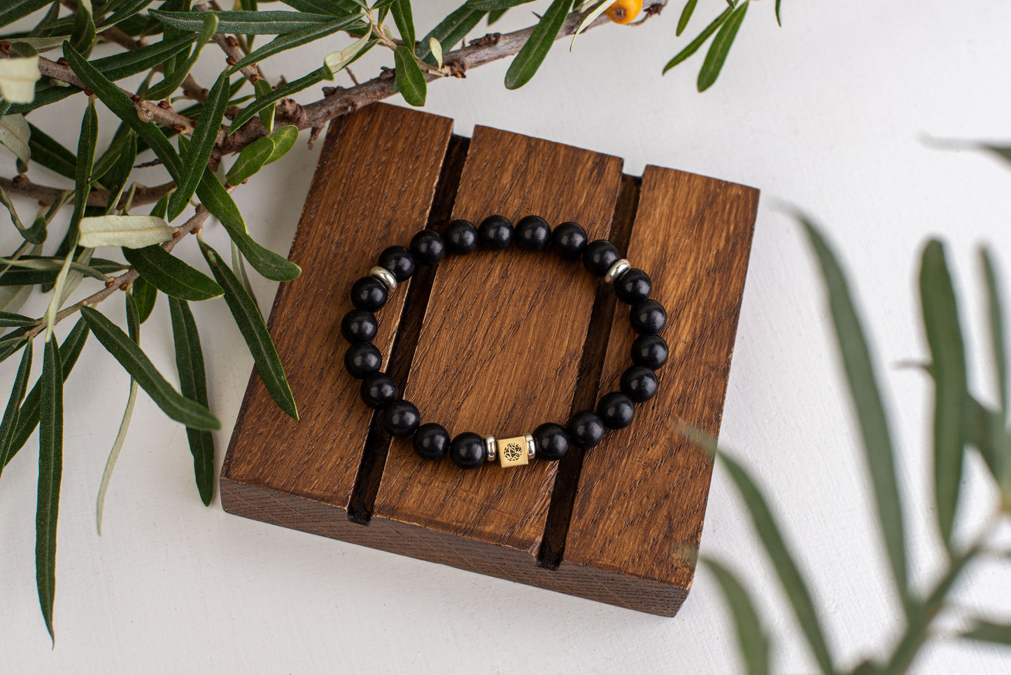 Shungite bracelet – 8mm - www.Crystals.eu