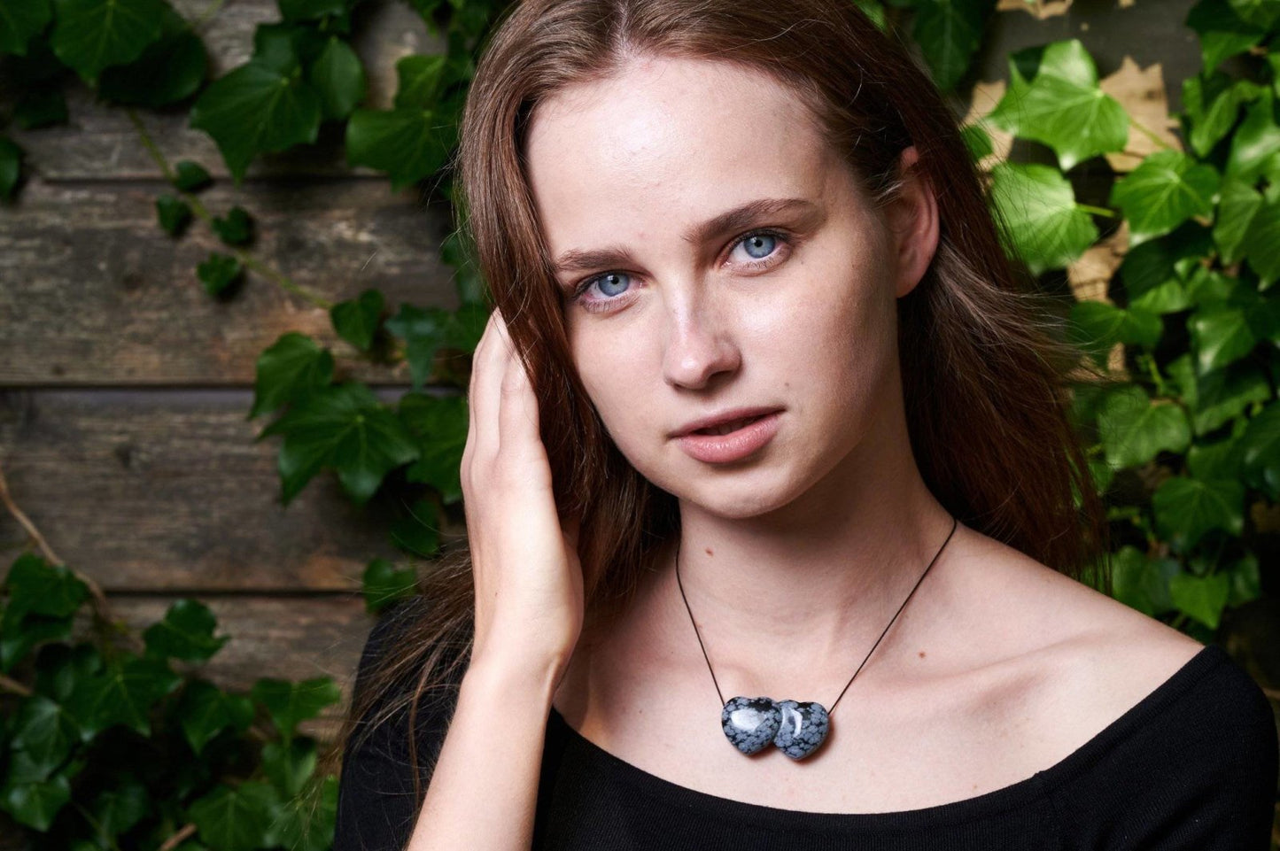 Snowflake obsidian pendant – United Hearts