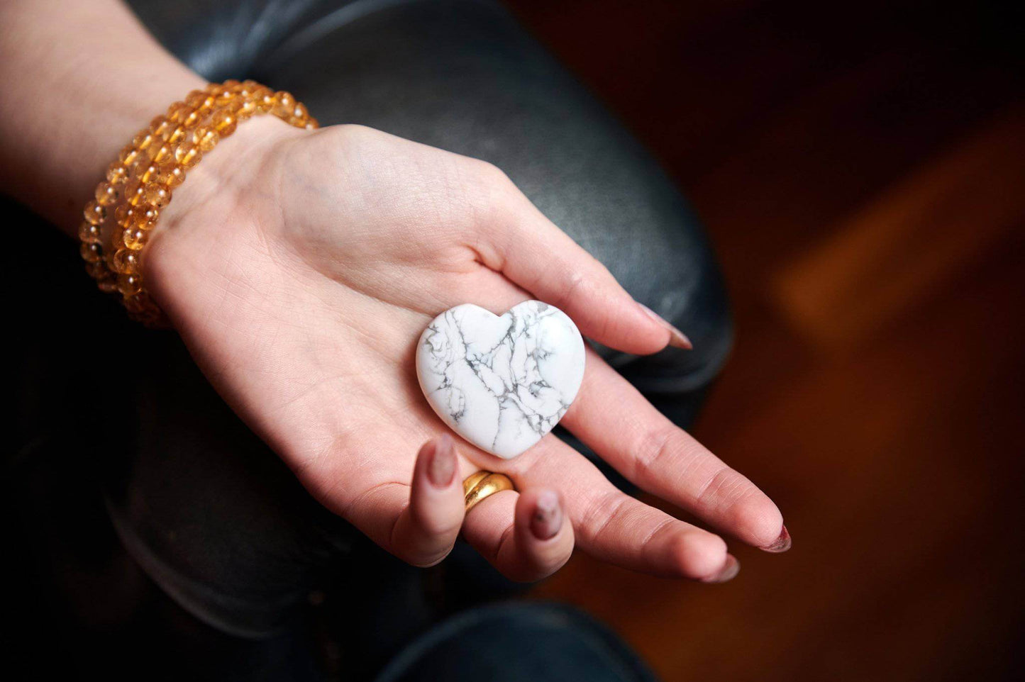 Howlite – Heart - www.Crystals.eu