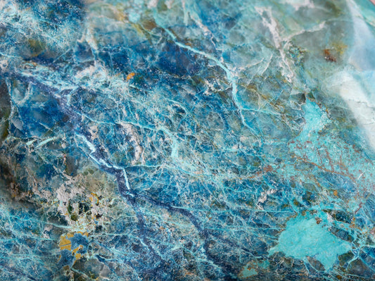 Apatite: “The Tide‑Bell and the Lagoon Lantern”