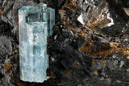 Tide‑Forged Beryl: Aquamarine — Formation, Geology & Varieties