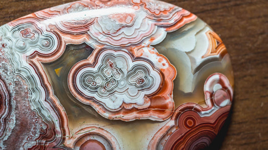 Crazy lace agate: Grading & Localities