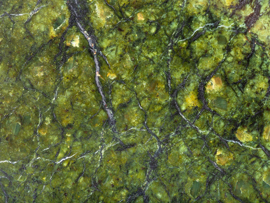 Serpentine “Mamba”: Grading & Localities