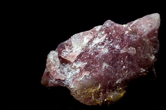 Strawberry Quartz: Mythical & Magic Uses — A Practical Guide