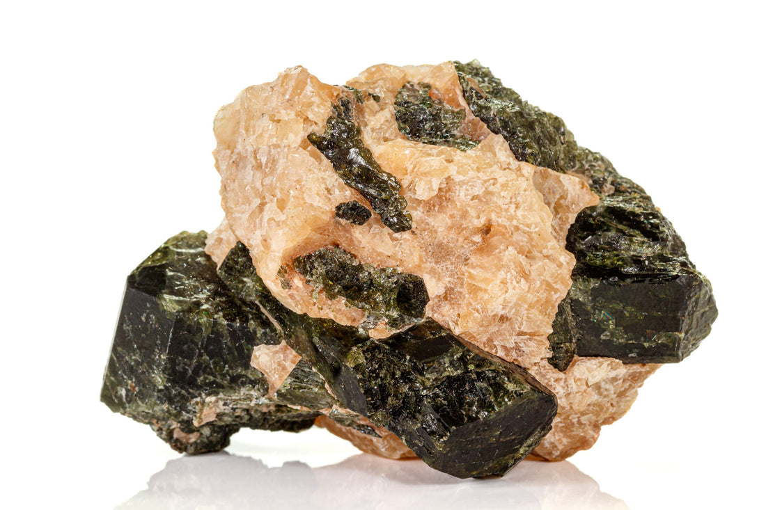 Vesuvianite (Idocrase): Grading & Localities