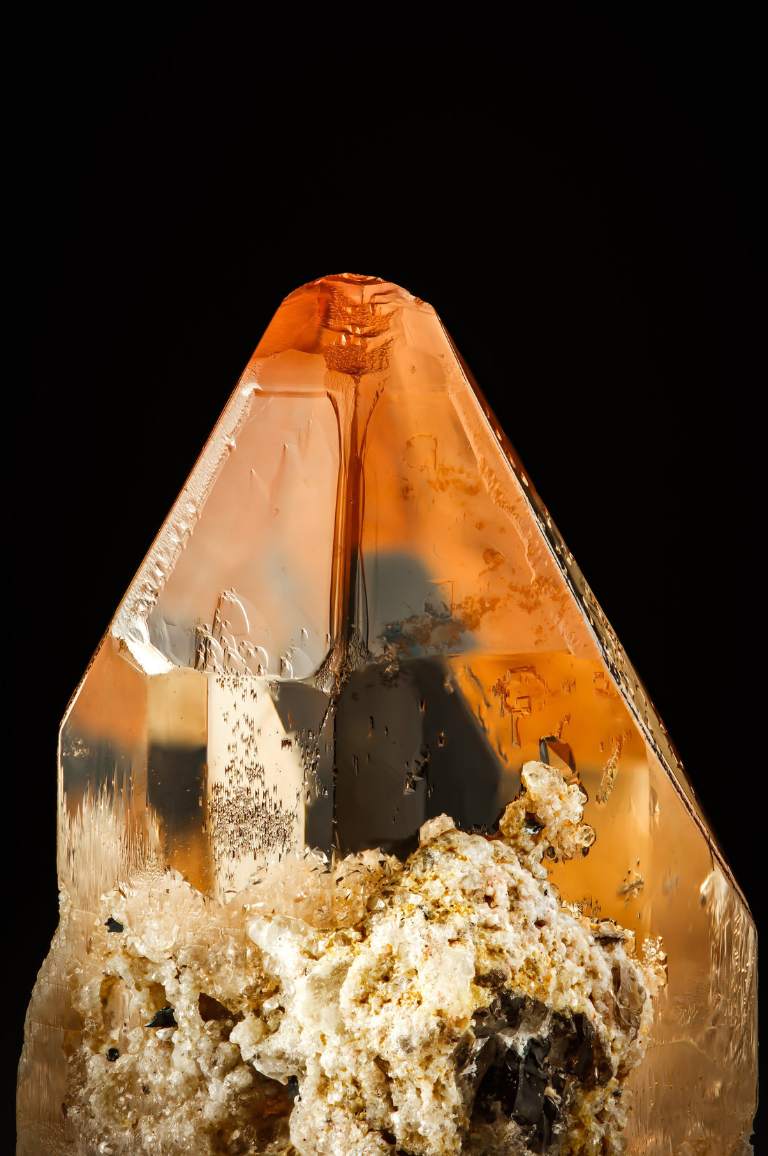 “Royal Dawn Lantern” — A Yellow Imperial Topaz Spell