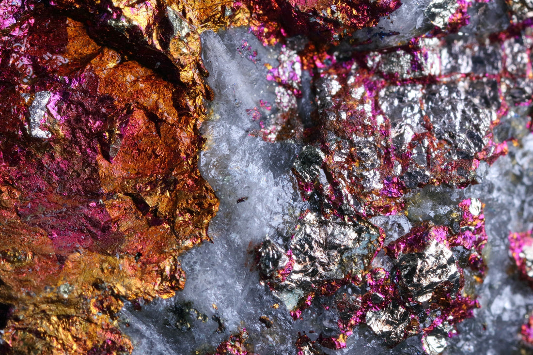 Bornite — Formation, Geology & Paragenetic “Varieties”