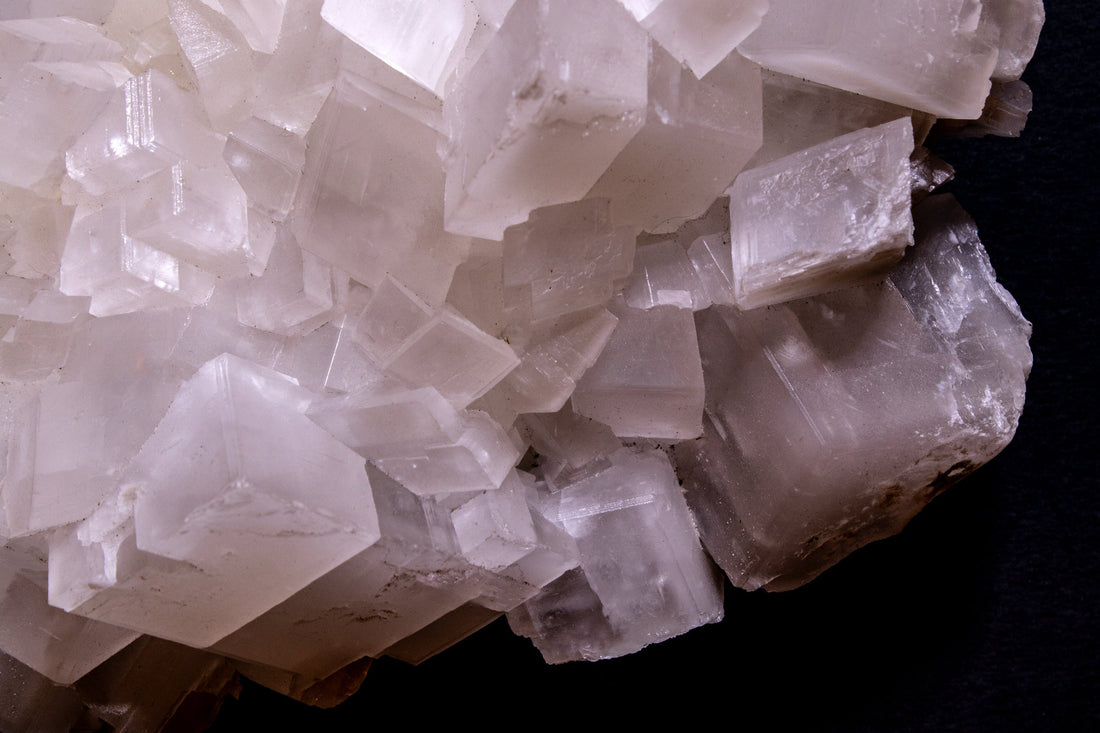 Calcite — Formation, Geology & Paragenetic “Varieties”