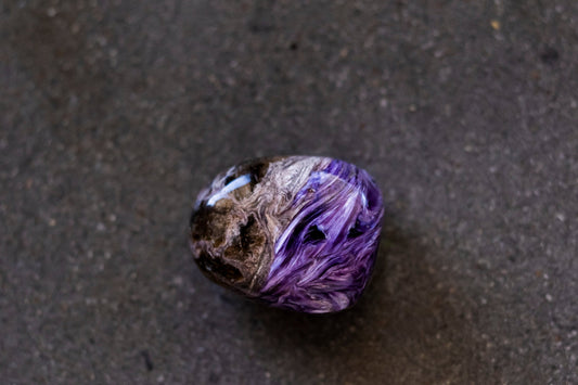 Charoite Spell — “Seven‑Thread Violet Compass”