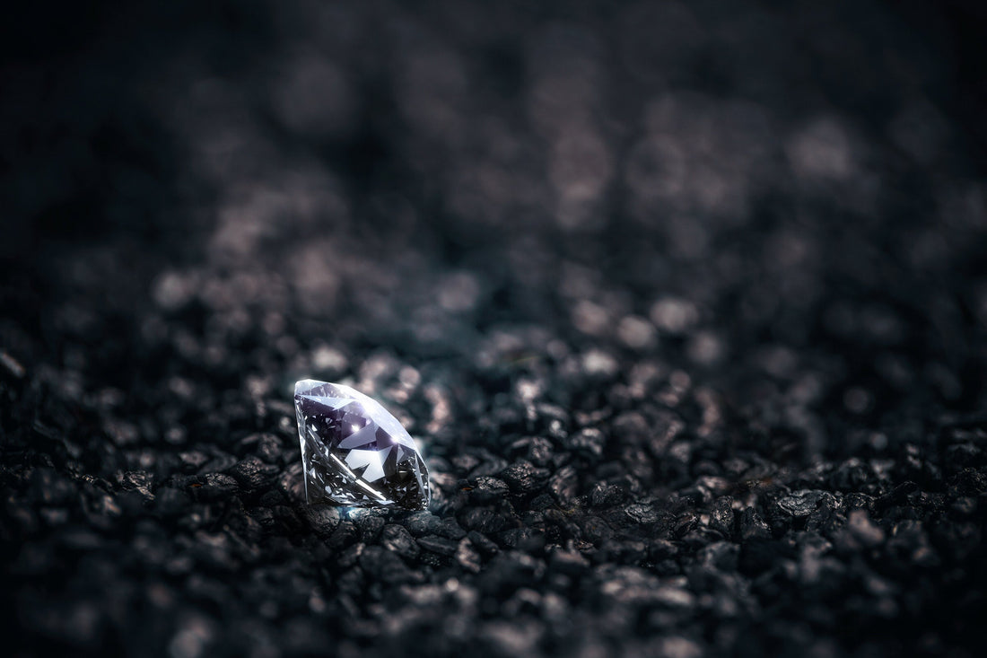 Crownlight — A Diamond Spell for Clarity, Courage & Vows
