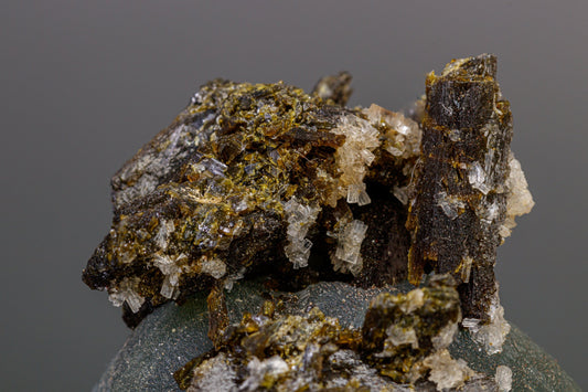 Epidote Spell: The Ledger‑Line