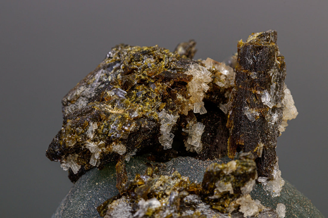 Epidote Spell: The Ledger‑Line