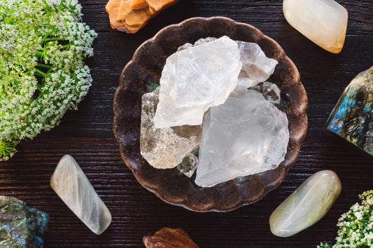 Girasol (Quartz): Formation, Geology & Varieties