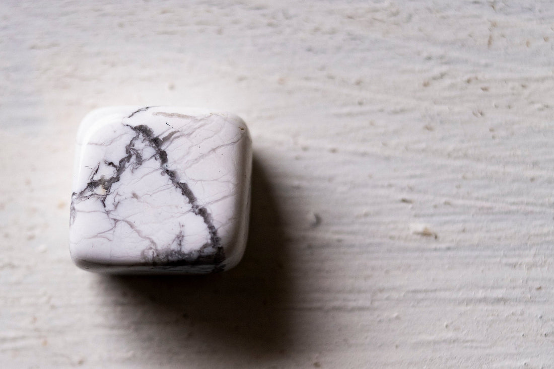 Howlite: Formation, Geology & Varieties