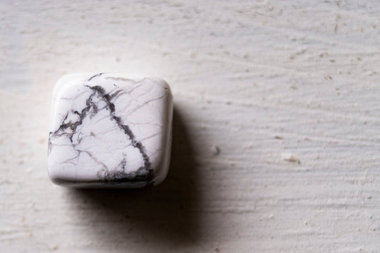 Howlite: Formation, Geology & Varieties