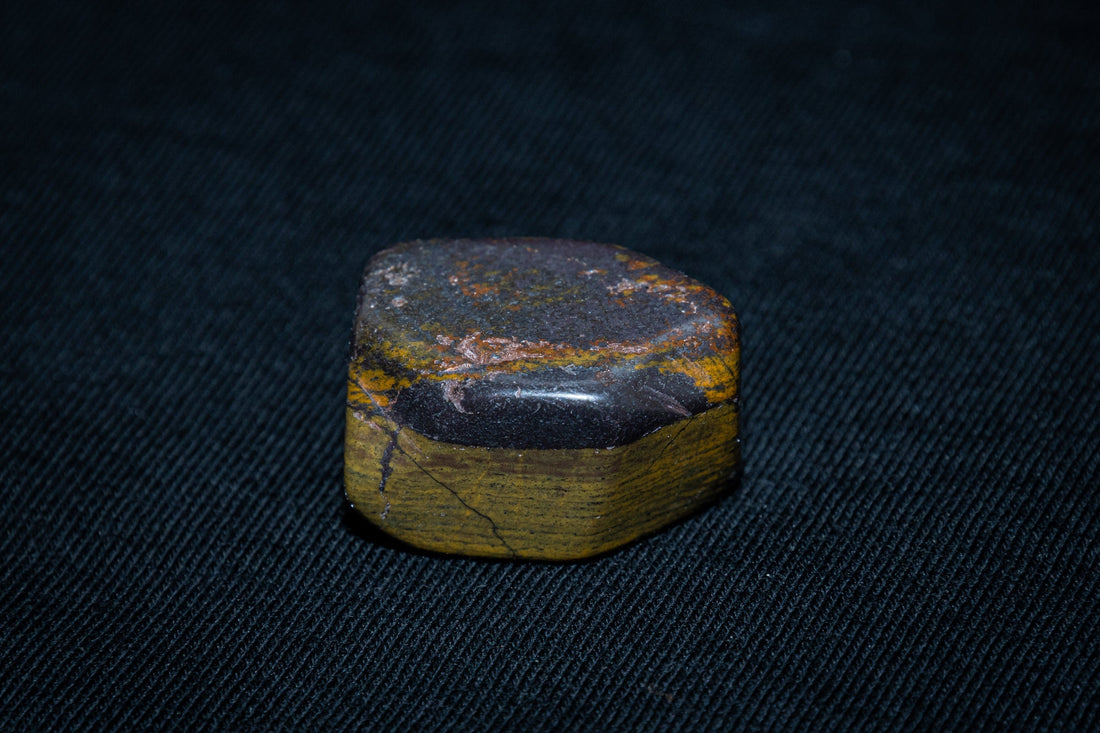 Iron Tiger Eye: Grading & Localities