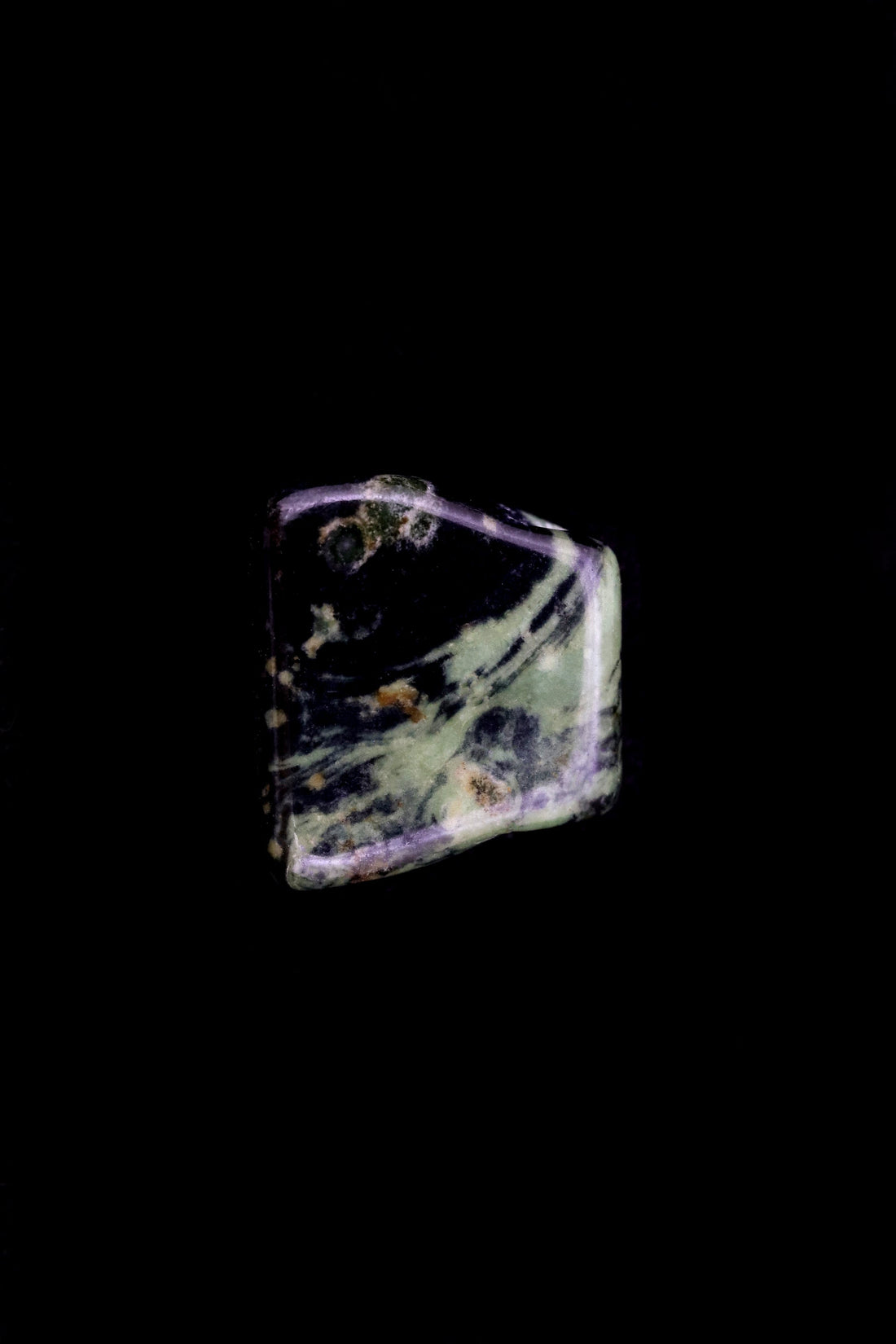 Kambaba Jasper: Physical & Optical Characteristics