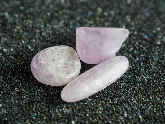 ✨ “Lilac Lantern” — A Kunzite Spell for Calm Words