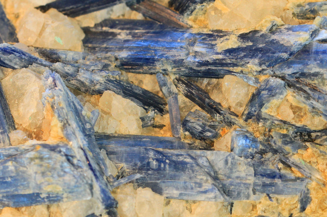 “Indigo Oathline” — A Kyanite Spell for Clear Voice & Straight Action