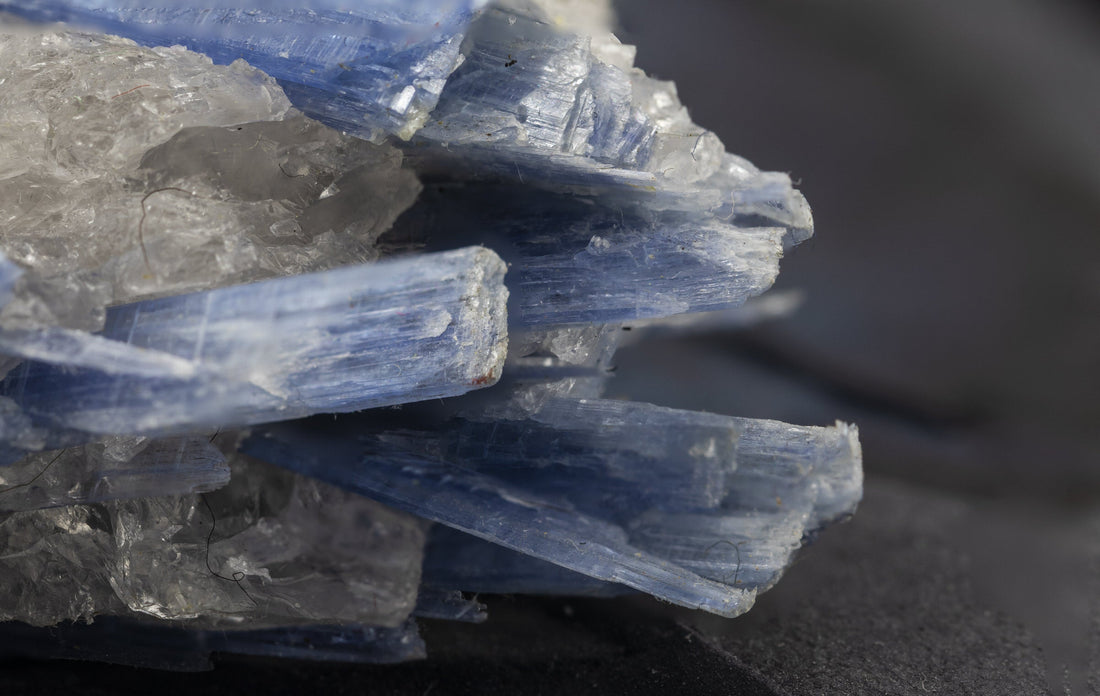 Kyanite: Grading & Localities