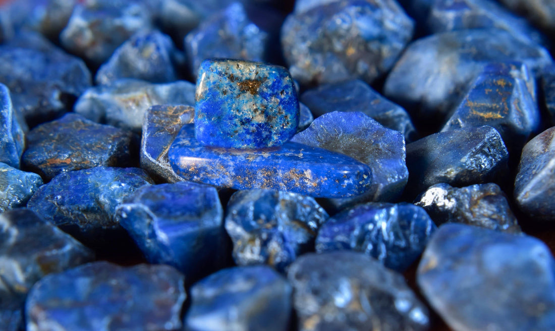 “Scribe’s Aurora” — A Lapis Lazuli Spell for Truthful Speech