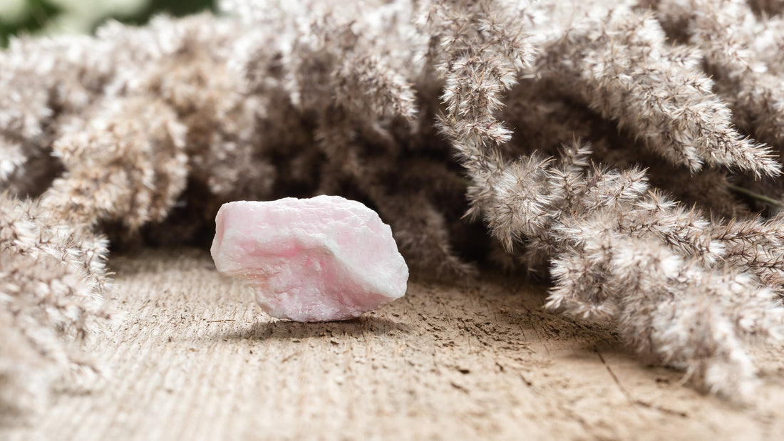 Mangano calcite: Mythical & Magic Uses (Practical Guide) 